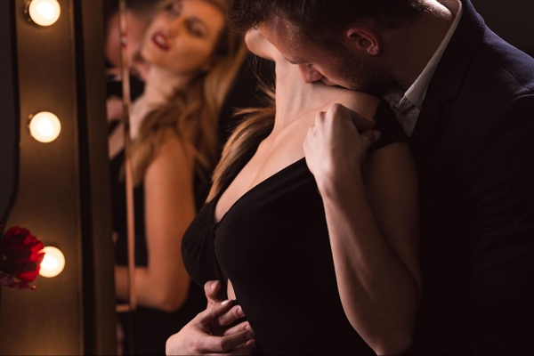 Neck Kiss