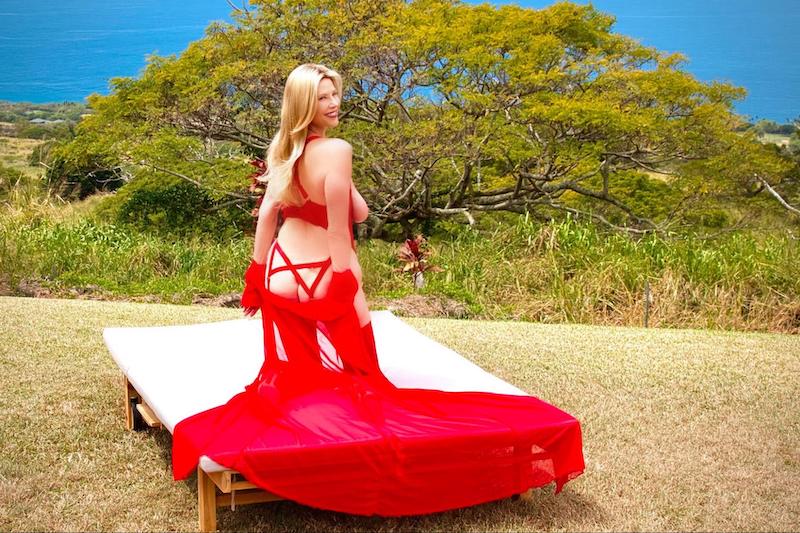 Fascinating Fact: Why Women MOAN At Climax 1 Susan Sexy In Red